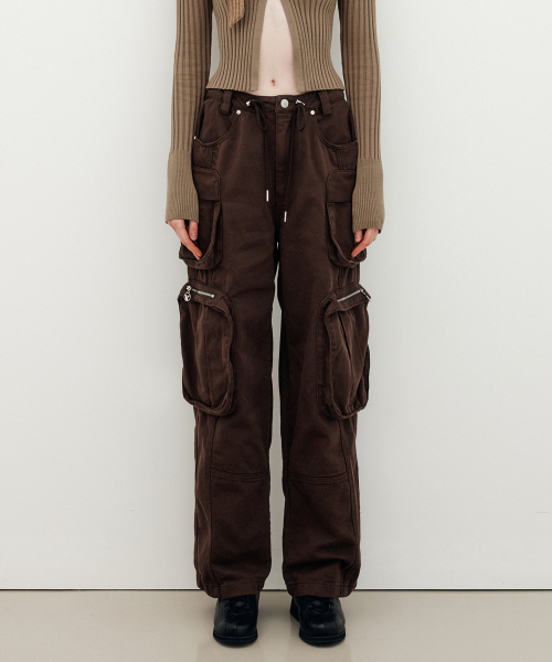 유즈(YUSE) COTTON TWILL CARGO STRING WIDE PANTS - BROWN 유즈(YUSE) COTTON TWILL CARGO STRING WIDE PANTS - BROWN