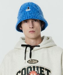 SILHOUETTE LESSER LOGO CABLE KNIT BUCKET HAT BLUE