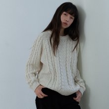 Cozy cable round knit