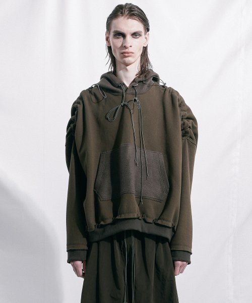 Плиссированный худи с объёмными плечами Khaki