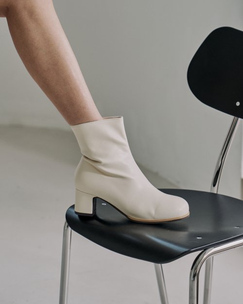 Ivory 2024 ankle boots