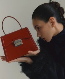 Trapeze Classic Satchel S (트라페즈 클래식 사첼 스몰) Berry Red