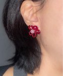 메리모티브(MERRYMOTIVE) Red flower bead earring