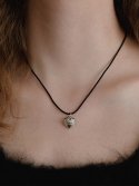 리엔느와르(leeENoir) Volume Heart String Necklace (SILVER)(2color)