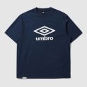 엄브로(UMBRO) 에센셜 빅로고 반팔 티셔츠 네이비(UP123CRS18)