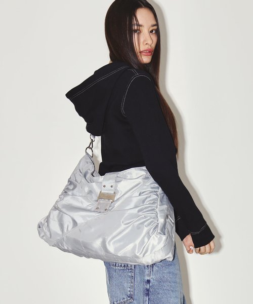 엔와이엑스엑스(NYXX) PUCKERING CROSS DUFFEL BAG SILVER - 사이즈 