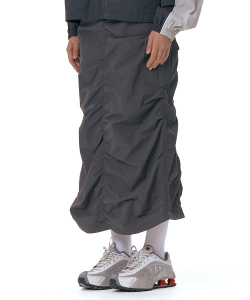 TWO POCKET CARGO SKIRT CHARCOAL