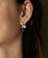 Point ribbon earring