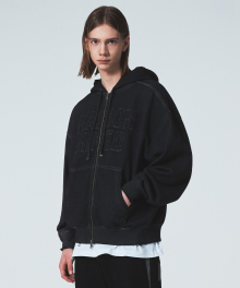 MINED CUT OUT PATCH HOOD ZIP-UP BLACK