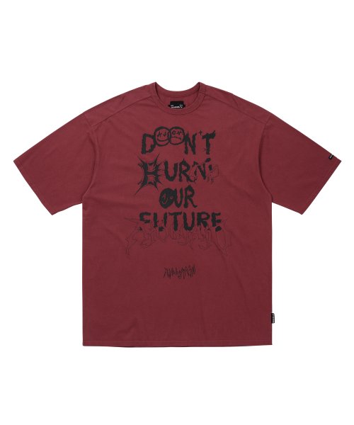 아조바이아조(AJOBYAJO) [PBA] DBOF Collage T-Shirt [BURGUNDY