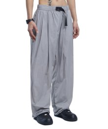 BREEZE BELTED PANTS - GRAY