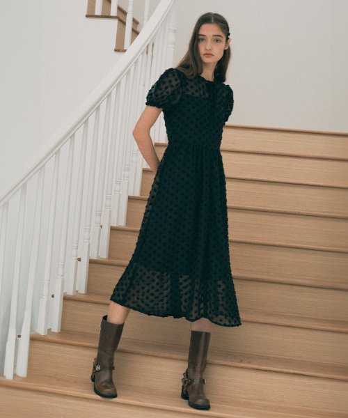 로라로라(ROLAROLA) FLOWER SHIRRING ONEPIECE BLACK - 사이즈