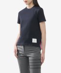톰브라운(THOM BROWNE) 여성  라이트 그레이 클래식 코튼 피케 릴렉스 핏 센터백 스트라이프  반소매 티셔츠 - 네이비 / FJS013A00050415