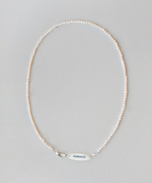 Logo pendant pearl necklace