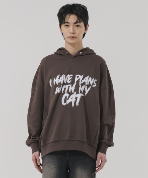 BLUR LETTERING OVER-FIT HOODIE [BROWN]