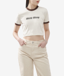 미우미우(MIU MIU) 여성 로고 크롭 반소매 티셔츠 - 아이보리 / MJN427133NF0304