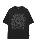 오드스튜디오(ODDSTUDIO) 그런지 그래픽 오버핏 티셔츠 - BLACK