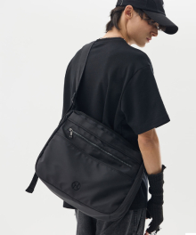 PLAIN BREAD CROSS BAG BLACK