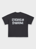 스톡홀름 신드롬(STOCKHOLM SYNDROME) 오버사이즈 핏 페이퍼 테이프 티 - 챠콜