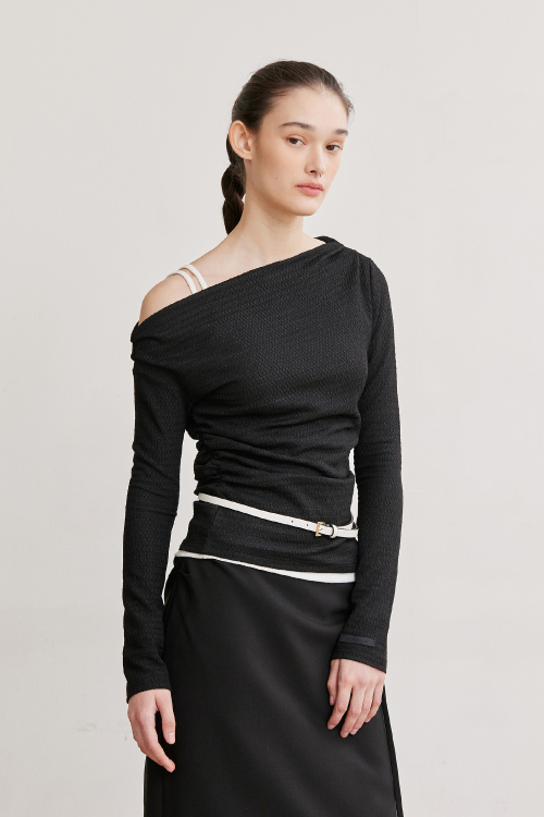 OFF-SHOULDER SHIRRING TOP (Черный)