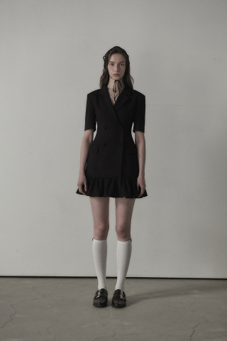 마우솔레움(MAU SOLEUM) 젠 플레어 하프슬리브 수트 자켓 드레스 - 블랙