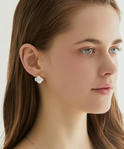 제이에스티나() CLOVIA 귀걸이 (JJCLE04BS146SW000) 상품 이미지