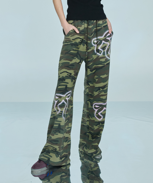 IVE イソ着用 [LARTIGENT] L10 CAMO RIBBON JOGGER PANTS Zumba Explore Wide Leg Woven Pants - Olive Expedition