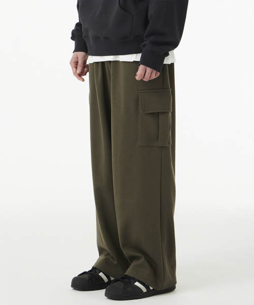 Широкие спортивные штаны карго с защипом в цвете KHAKI