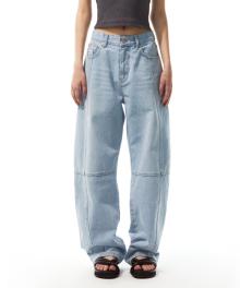 CURVED INCISION JEANS (BLUE)
