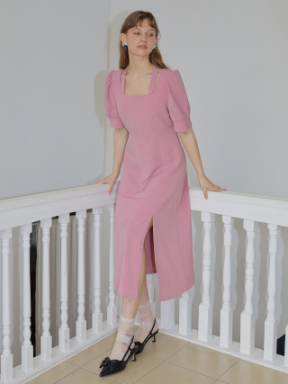 일루스트리스 일루전(ILLUSTRIS ILLUSION) 핑크 홀터 넥 슬릿 드레스