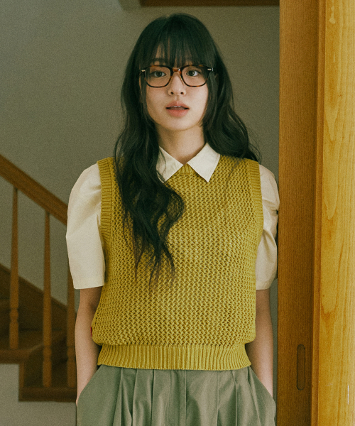 PUNCHING KNIT VEST [2 COLOR]