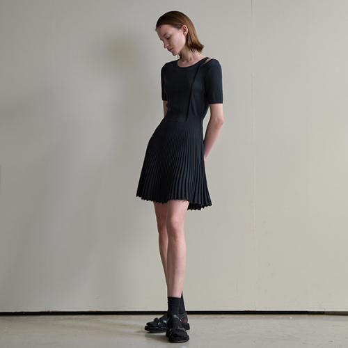 GILI CUTOUT FLARE KNIT DRESS(OP-6170)