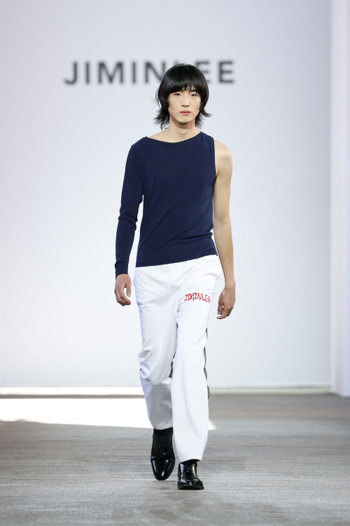 ONE SLEEVE BASIC T-SHIRT футболка с одним рукавом Navy