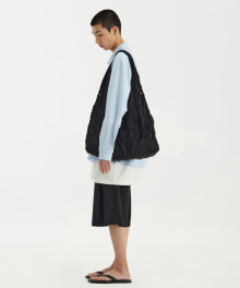 Cut-Off Round Big Tote Bag - Black Creased