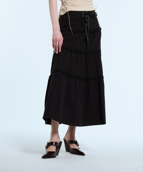 라티젠(LARTIGENT) L11 EYELET FRILL LONG SKIRT(BLACK