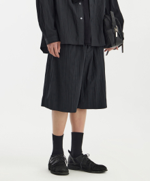 Wide String Half Pants - Black Creased