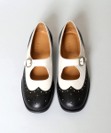 흰(HEENN) Wingtip Brogue Mary Jane Shoes . Black & White
