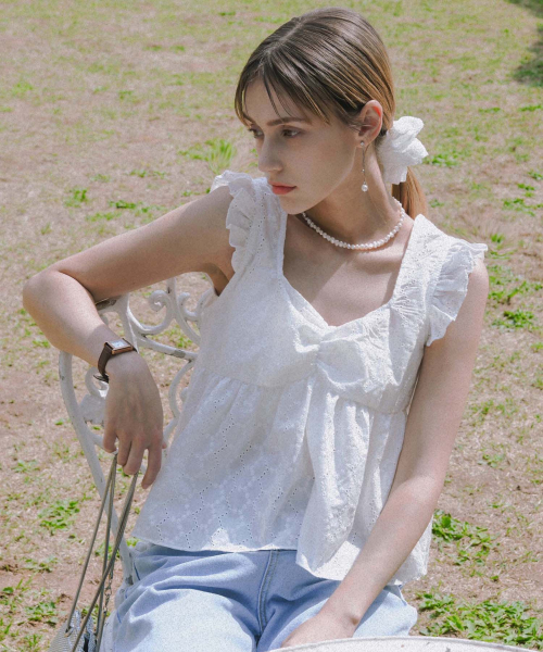 플루나 스튜디오(plunastudio) 레이스 스트링 탑 화이트