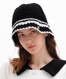 MOUVEMENT STRIPE BUCKET HAT black