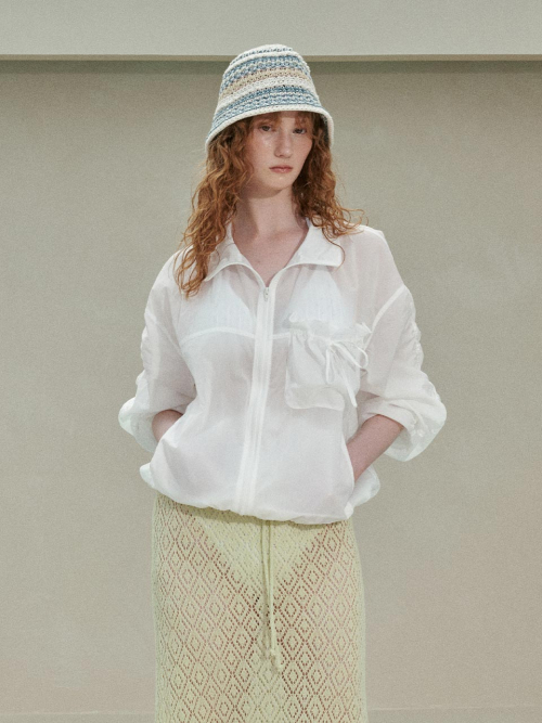 레이브(RAIVE) Shirring String Wind Breaker in White VW4MM213