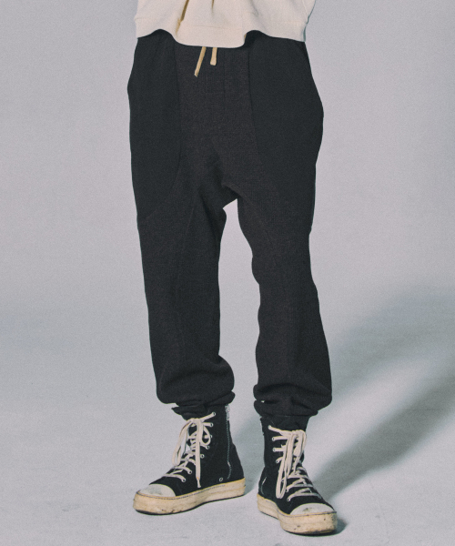 Round Panel Jogger Pants [CHARCOAL]