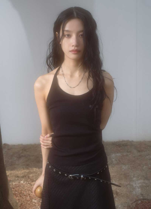 애즈온() HATTIE HALTER NECK SLEEVELESS / BLACK 상품 이미지
