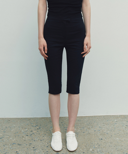 Airflow Capri Slit Pants (Black)