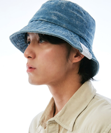 SCRATCH LIGHT DENIM BUCKET HAT