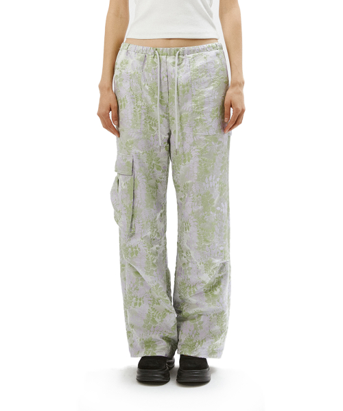 쓰리투에이티(THREE TO EIGHTY) LEAF JACQUARD PANTS (GREEN