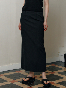 textured maxi skirt (black)