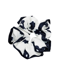 ESSENTIAL SCRUNCHIE white