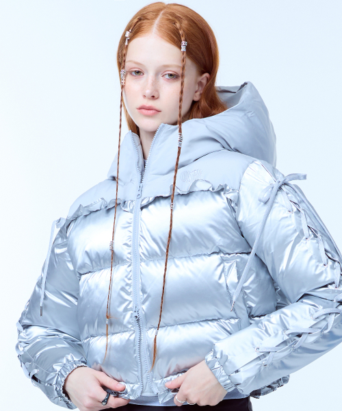 AM RIBBON FRILL PUFFER JACKET(SILVER)
