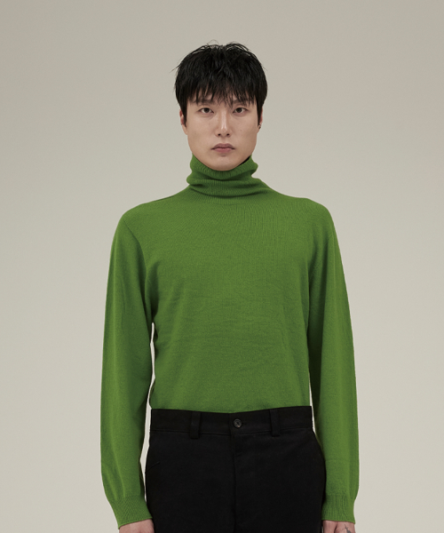 MUSINSA公式 | FAMILLE Basic Polar Neck Knit Olive Green