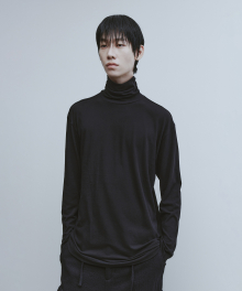 Finger Hole L/S T-shirt-Black